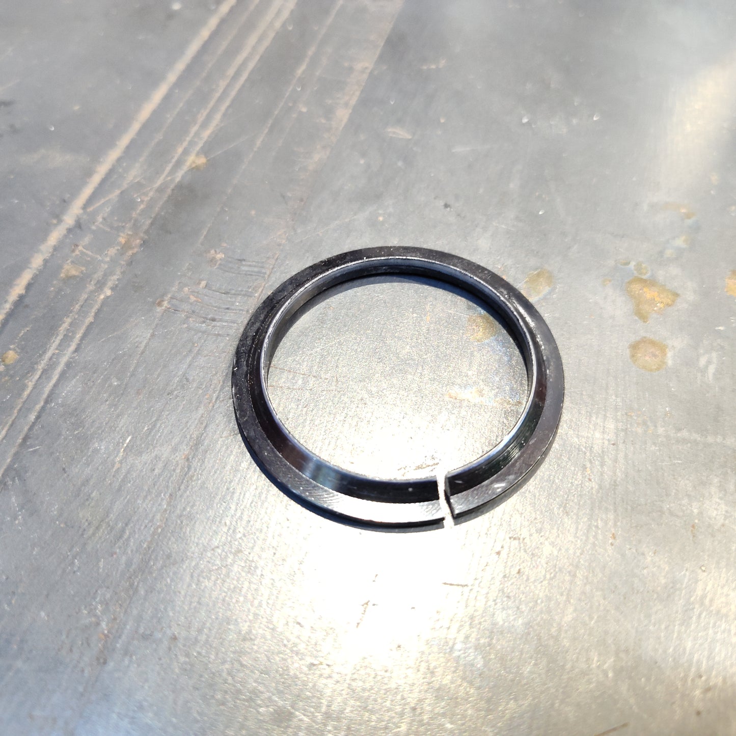 Tapered Fork Crown Race 1-1/2" / Used