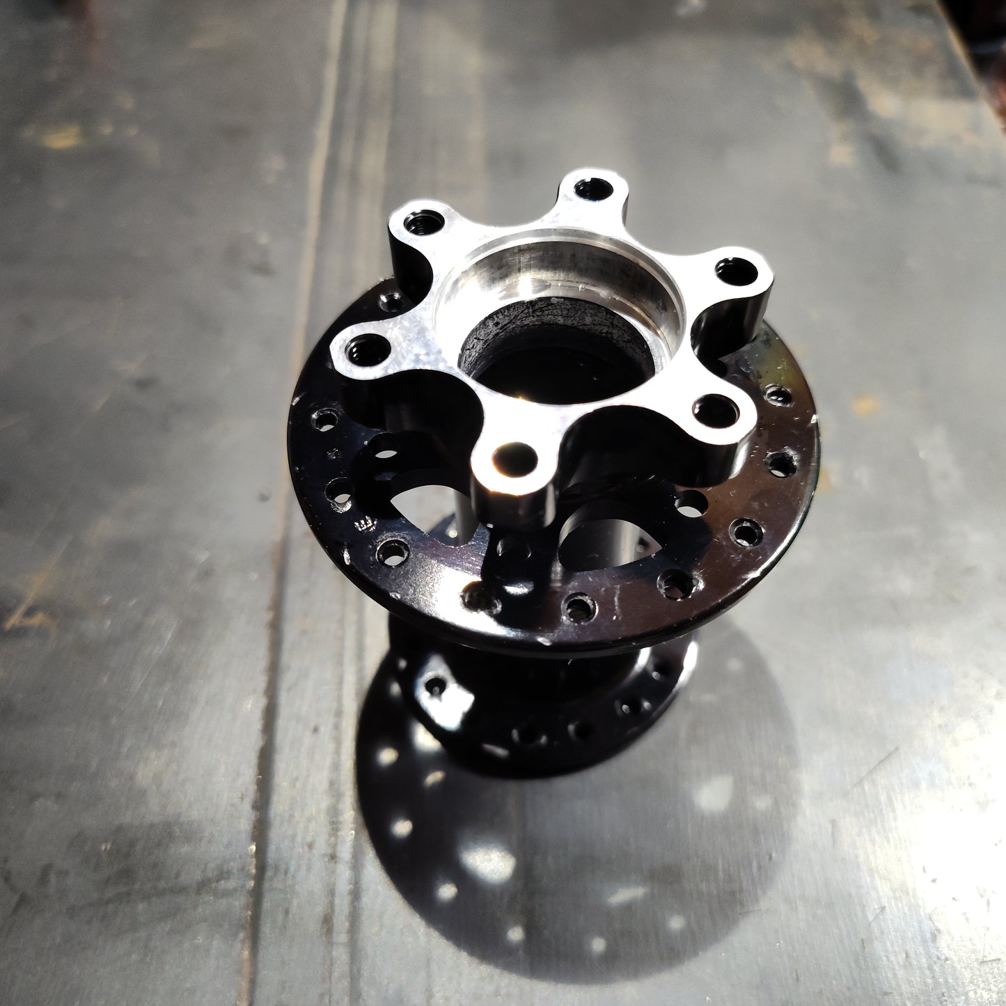 Specialized HiLo Disc 9 x135 Rear Hub Shell 32 Hole