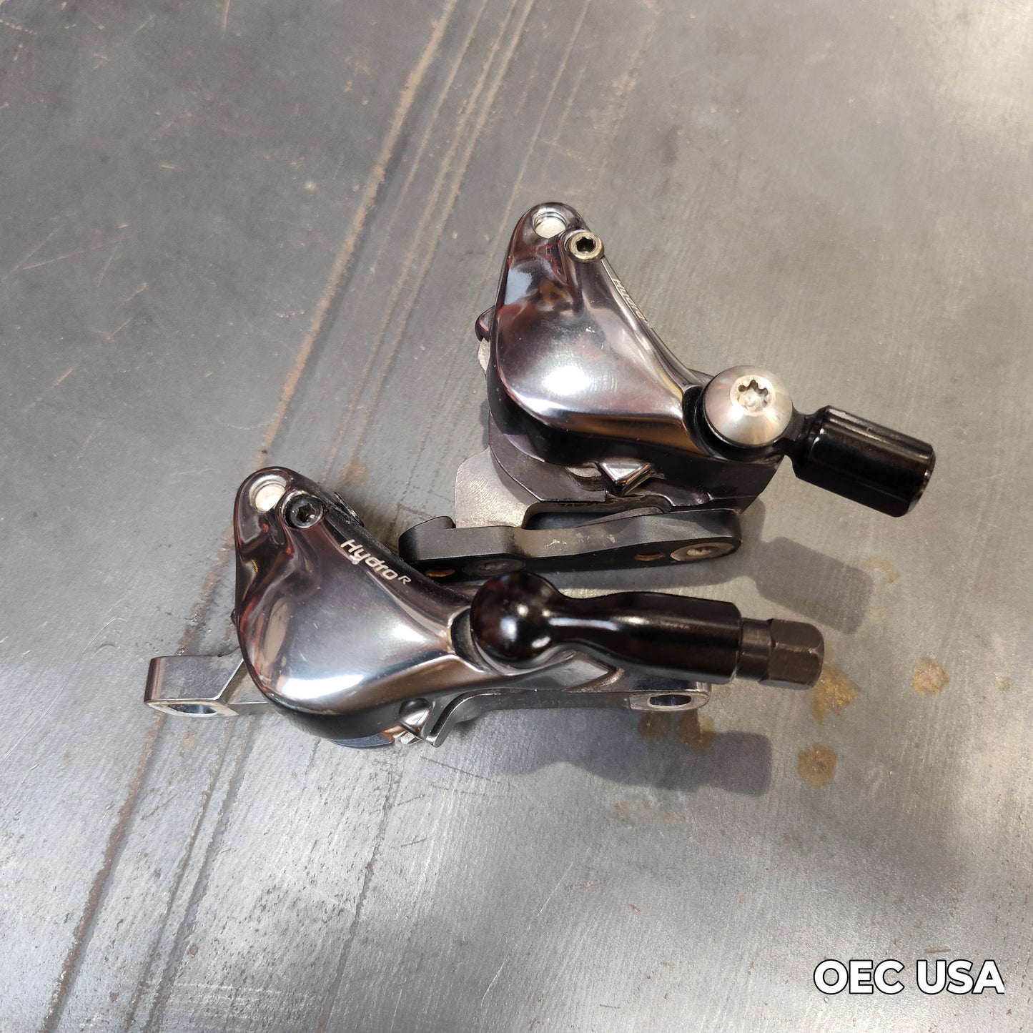 Sram Force 22 / Force 1 Post + Flat Mount Hydraulic 2-Piston Brake Caliper Pair