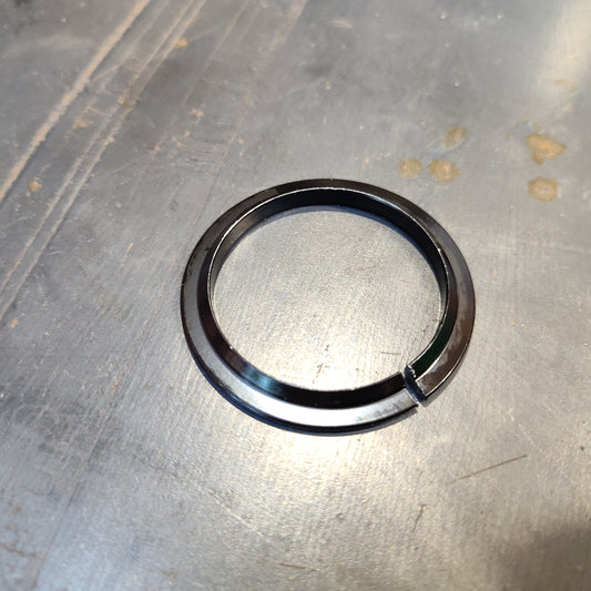 Tapered Fork Crown Race 1-1/2" / New