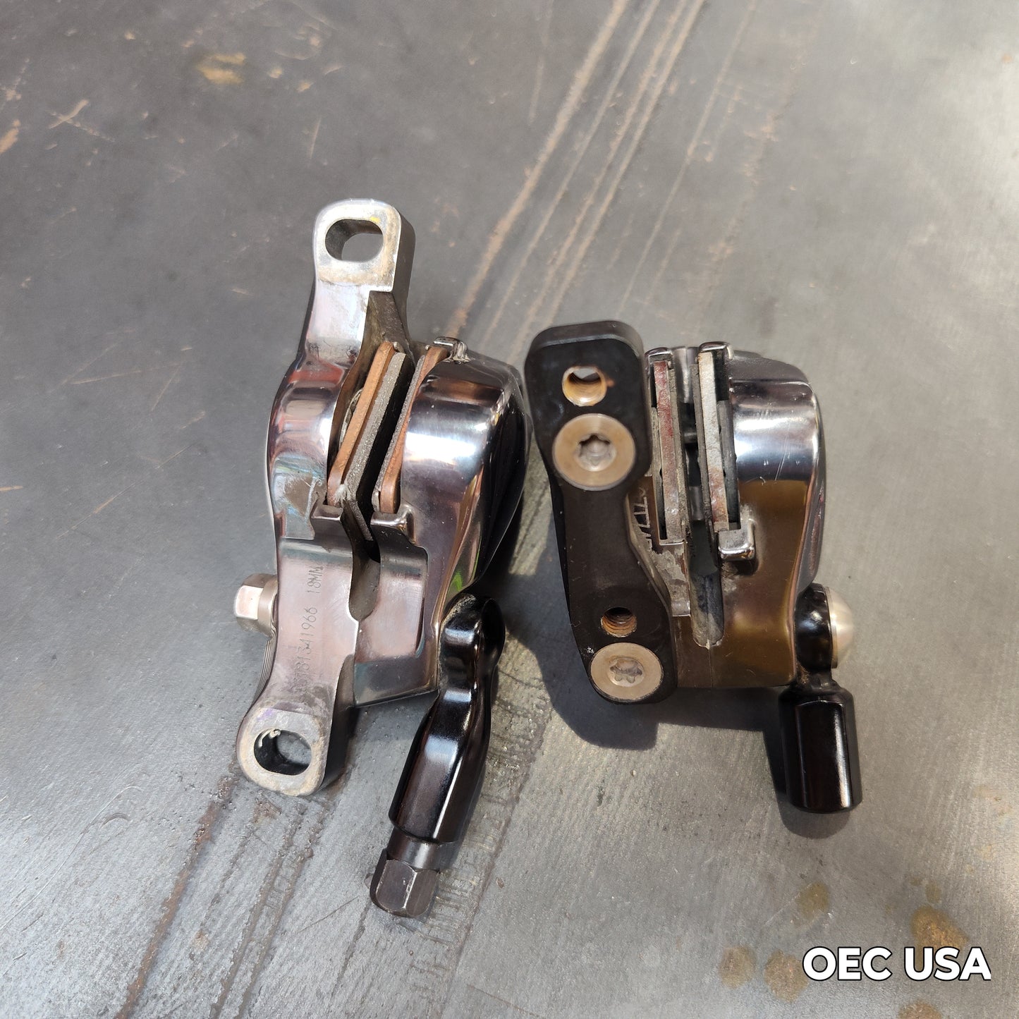 Sram Force 22 / Force 1 Post + Flat Mount Hydraulic 2-Piston Brake Caliper Pair